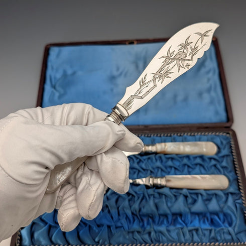 Late 19th Century British Antique Mother-of-Pearl Handle Silver Plated Dessert Serving Set in a Case